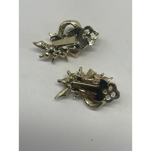 Vintage Gold Tone Faux Pearl Cluster Clip Earrings - Picture 4 of 8